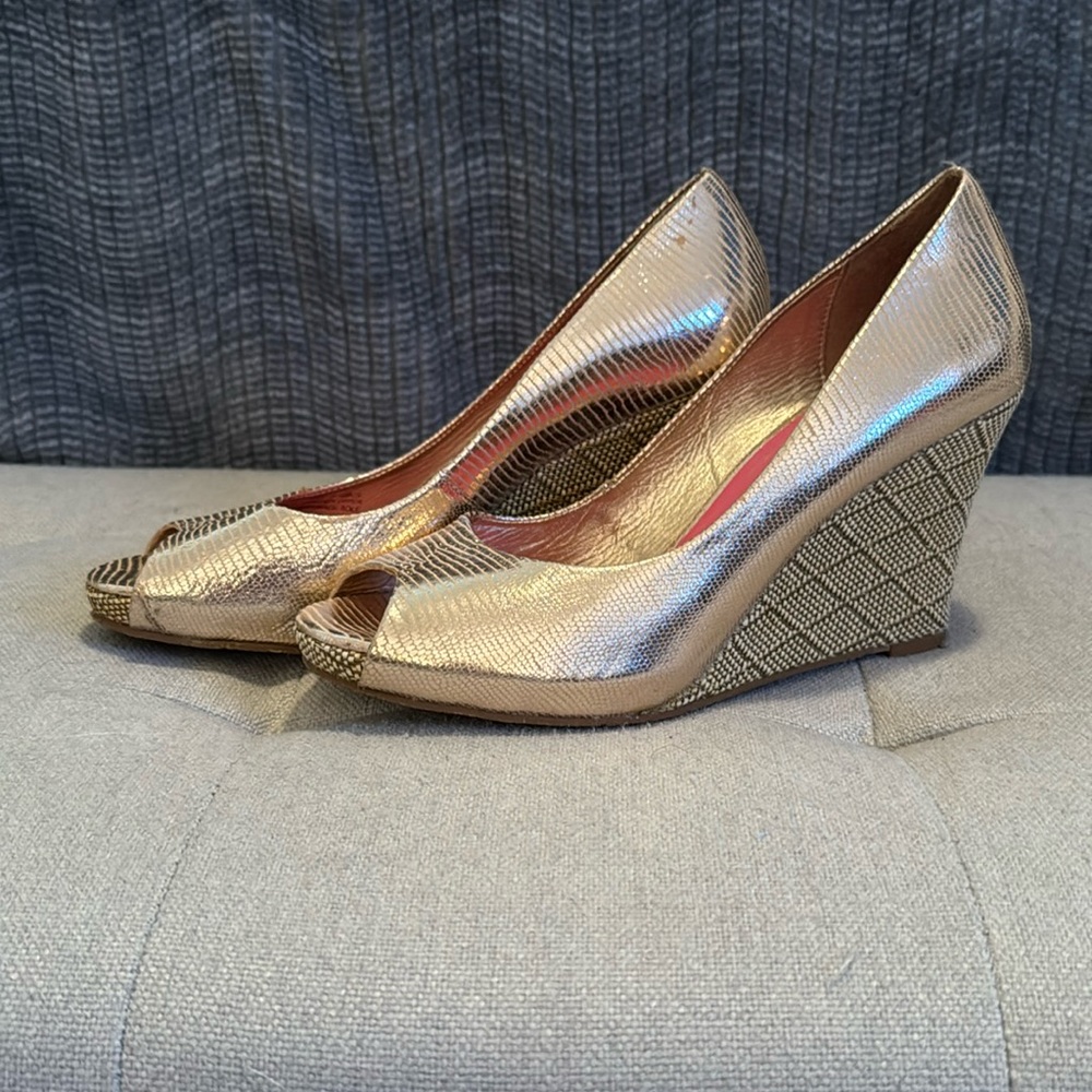 Lilly Pulitzer Gold Wedge Sandals - size 6.5